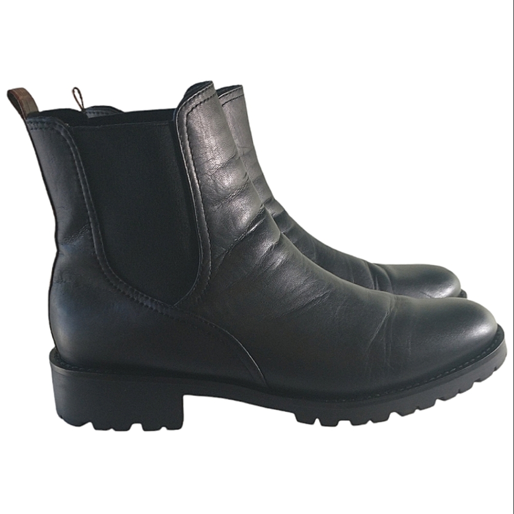 Sam Edelman ankle boots. 9
